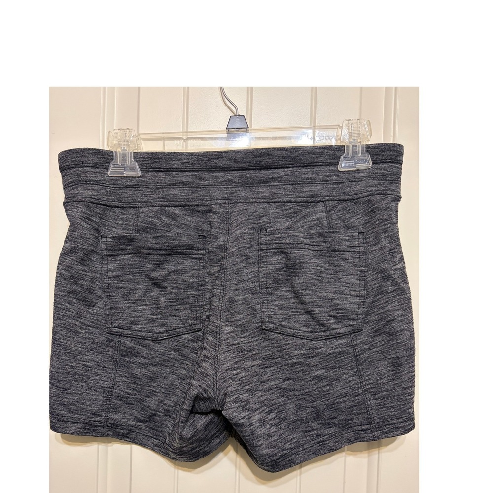 Athleta Womens Heathered Gray Athletic Shorts Supplex Spandex Large Zip Pocket - Picture 2 of 7